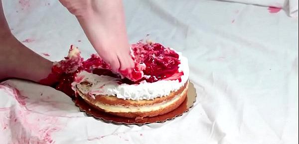  Strawberry Cake Crush